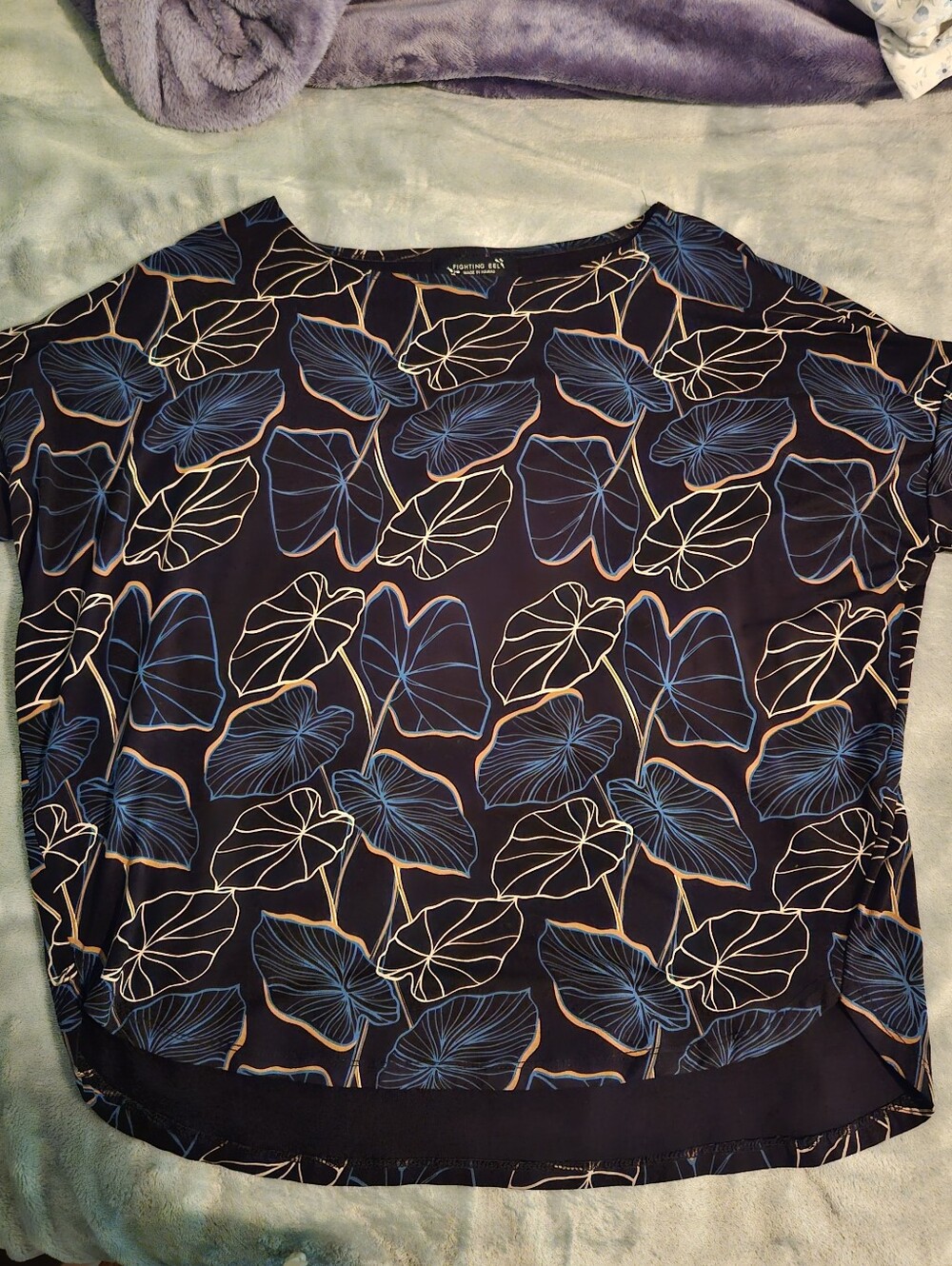 Fighting Eel Momo Top In Taro Leaf Pattern